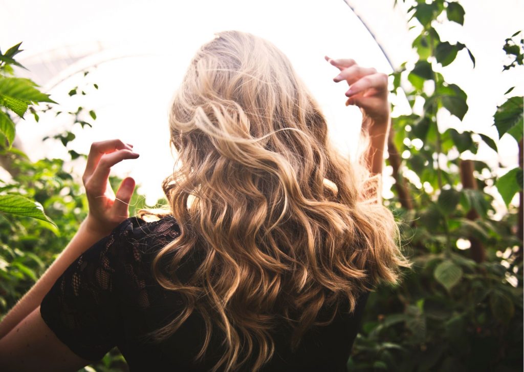 how to have healthy looking hair naturally